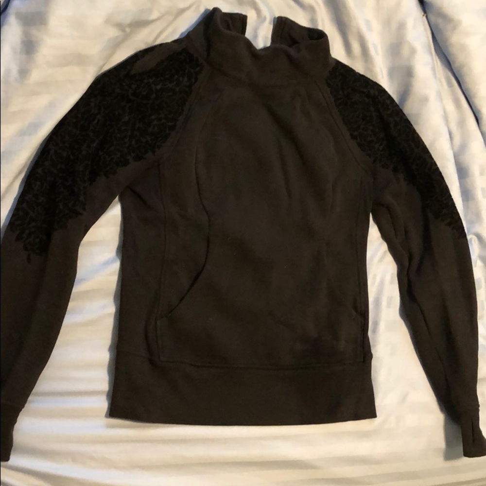 Lululemon sweatshirt